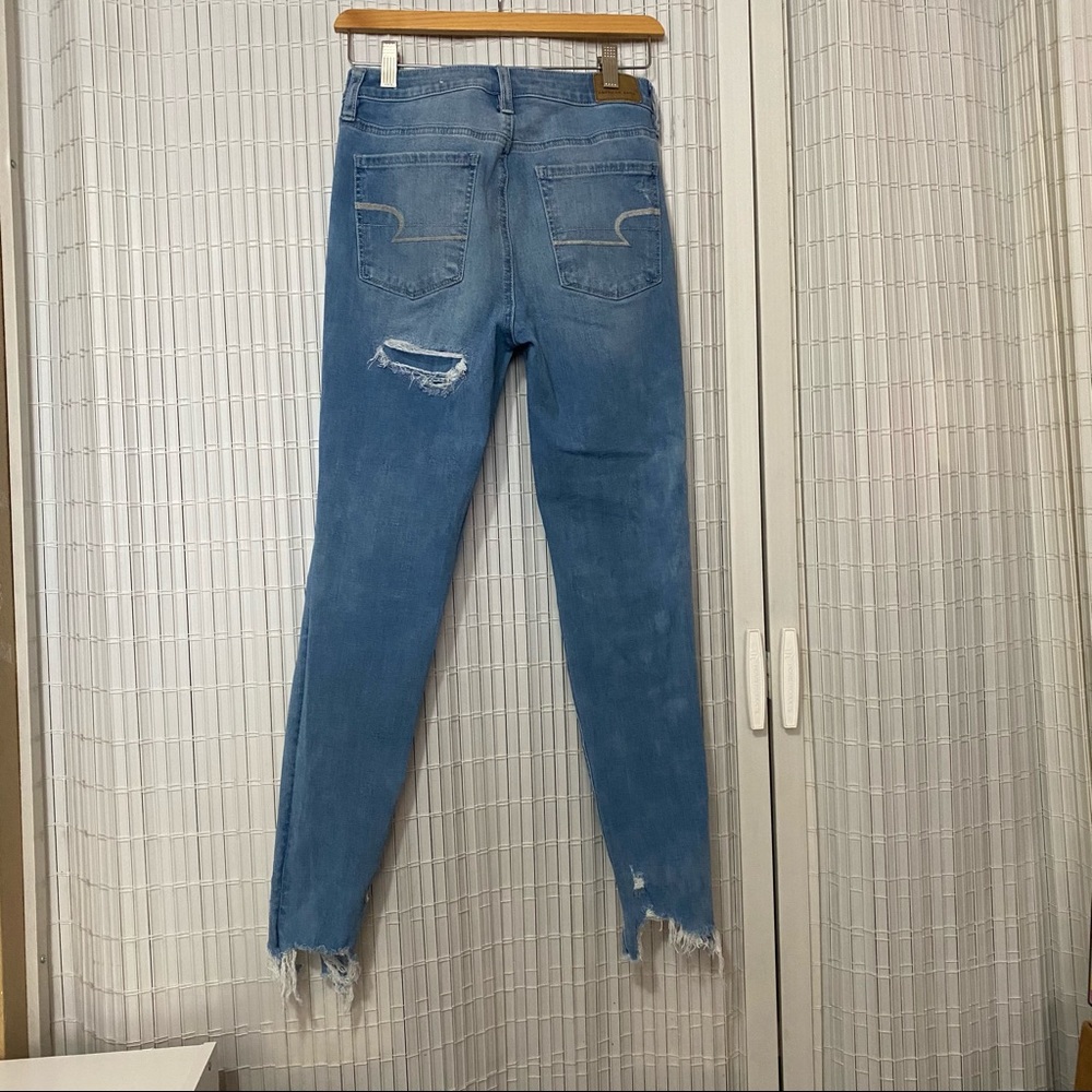 American Eagle High Rise Distress Jeans - Picture 3 of 6